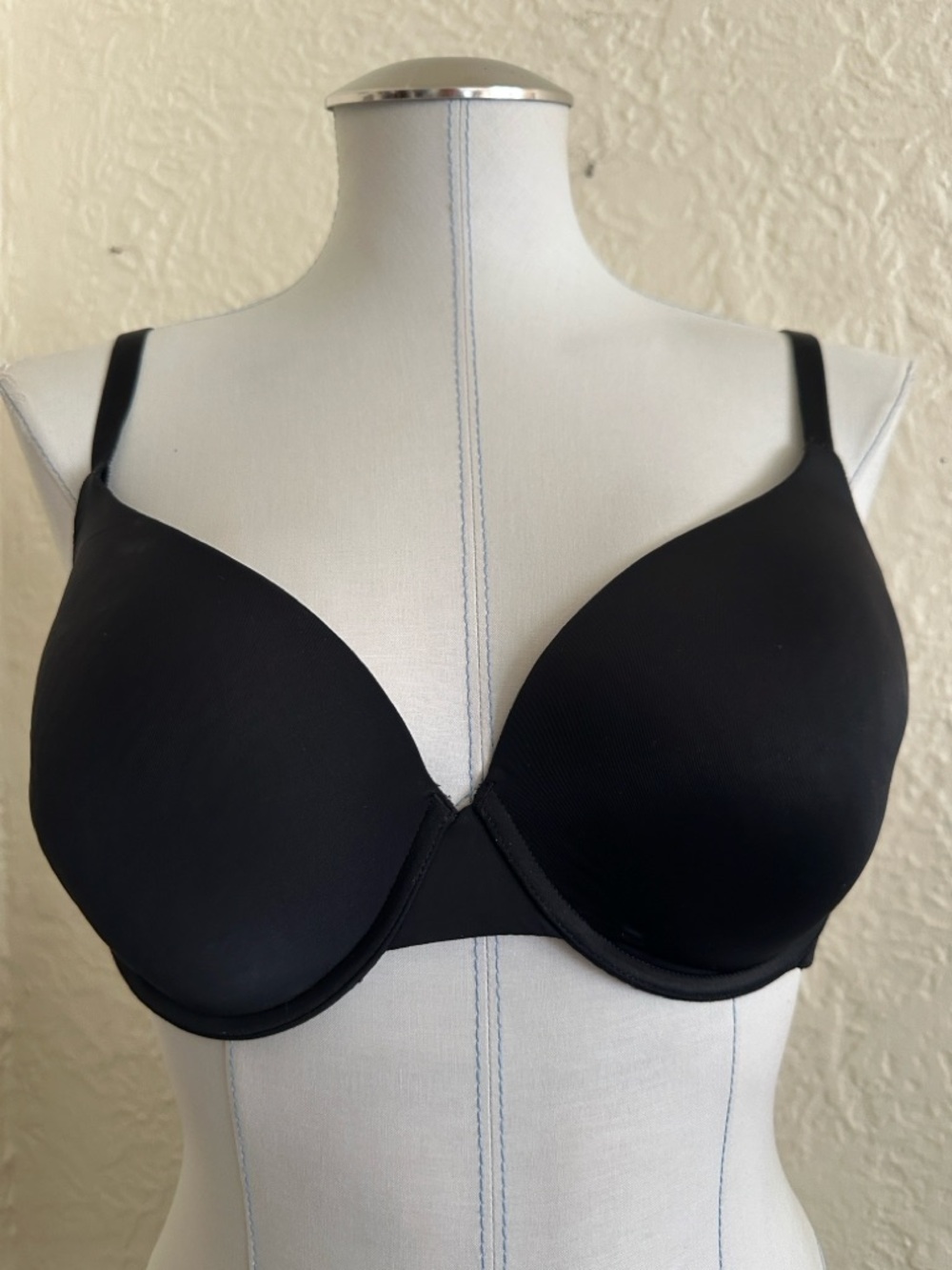 Victoria’s Secret Black Uplift Semi Demi Classic Bra 36D